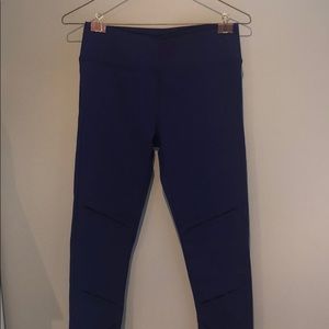 Fabletics New Cropped Leggings